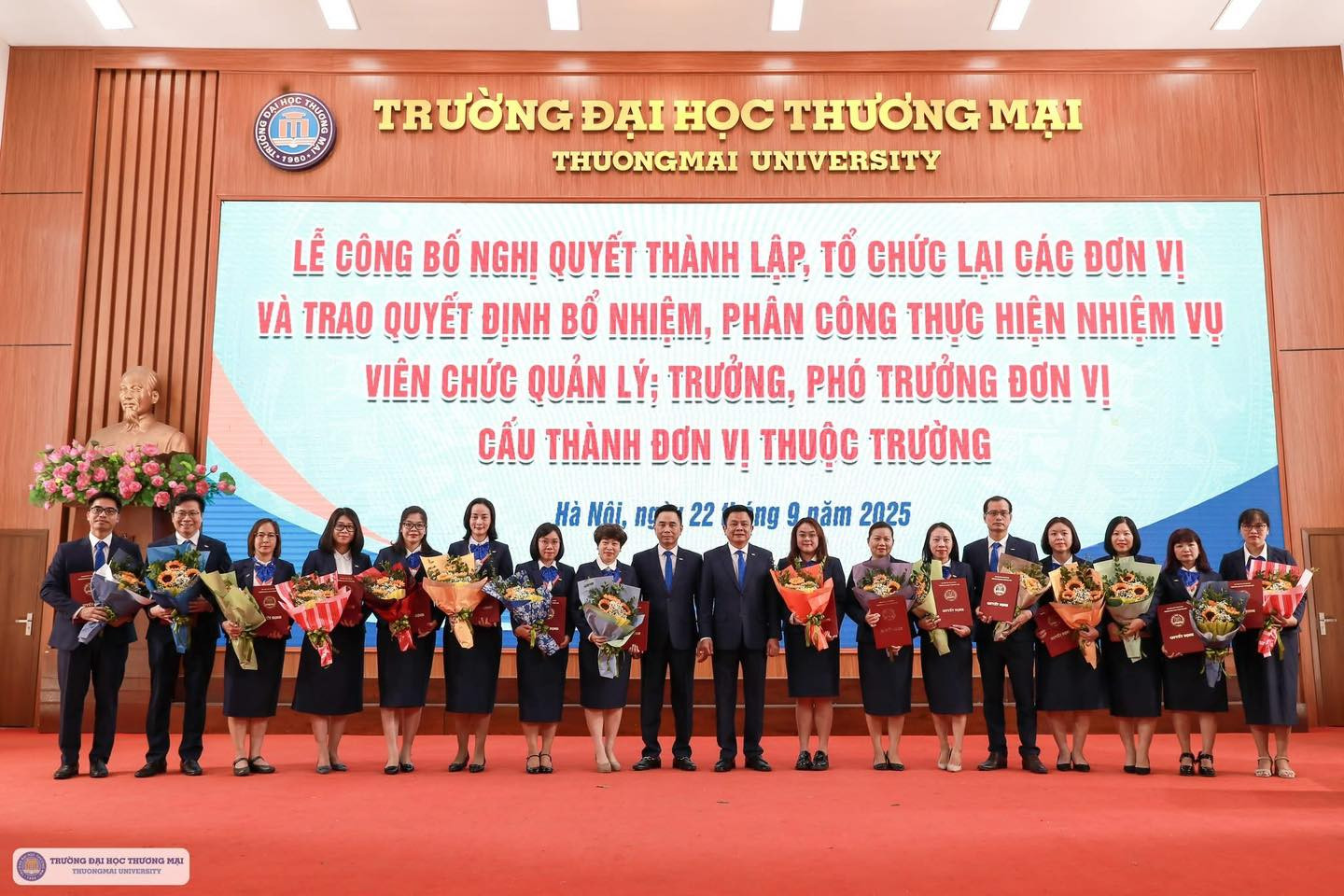 Lễ công bố Nghị quyết và trao quyết định bổ nhiệm tại Trường Đại học Thương mại